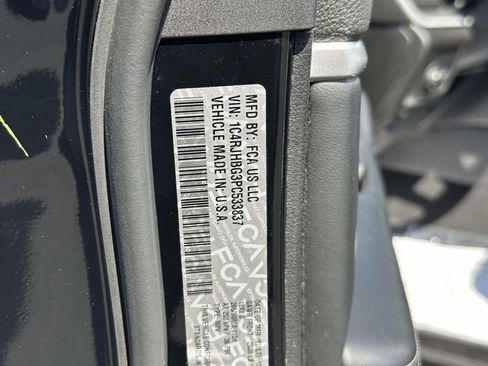 Certified 2023 Jeep Grand Cherokee Limited AWD/4WD image 16