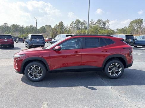New 2026 Chevrolet Trax LT w/ Driver Confidence Package image 8