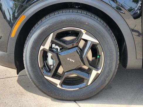 New 2026 Kia Sportage EX FWD image 8