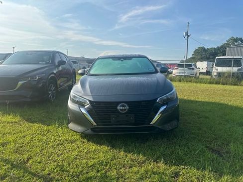 Used 2025 Nissan Sentra SV FWD image 11