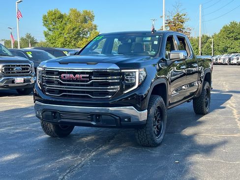 Used 2025 GMC Sierra 1500 SLT AWD/4WD image 2
