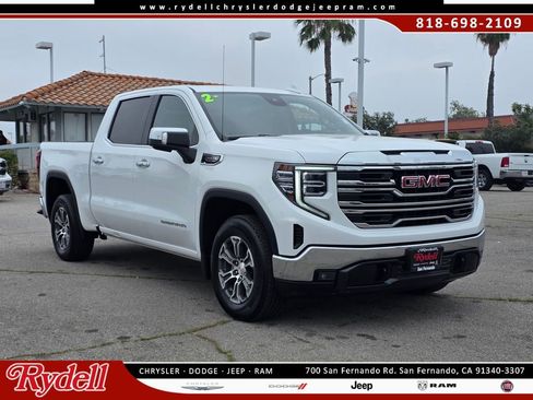 Used 2025 GMC Sierra 1500 SLT RWD image 1
