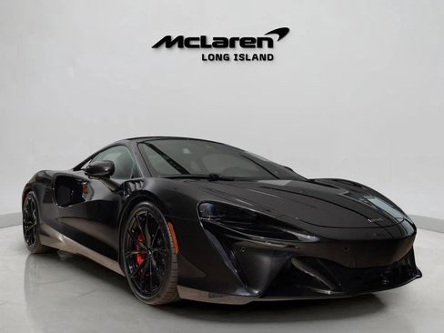 Used 2023 McLaren Artura image 3