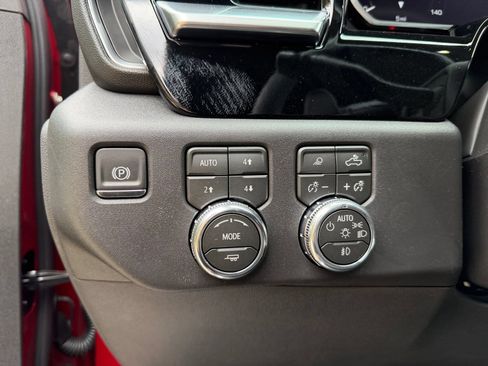 New 2026 GMC Sierra 1500 SLT w/ SLT Convenience Package AWD/4WD image 12