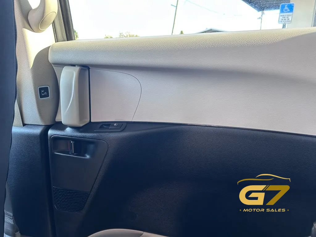 Used 2017 Chrysler Pacifica Touring FWD image 29