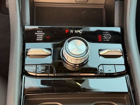 Used 2023 Jeep Grand Cherokee Overland w/ Luxury Tech Group IV image 21