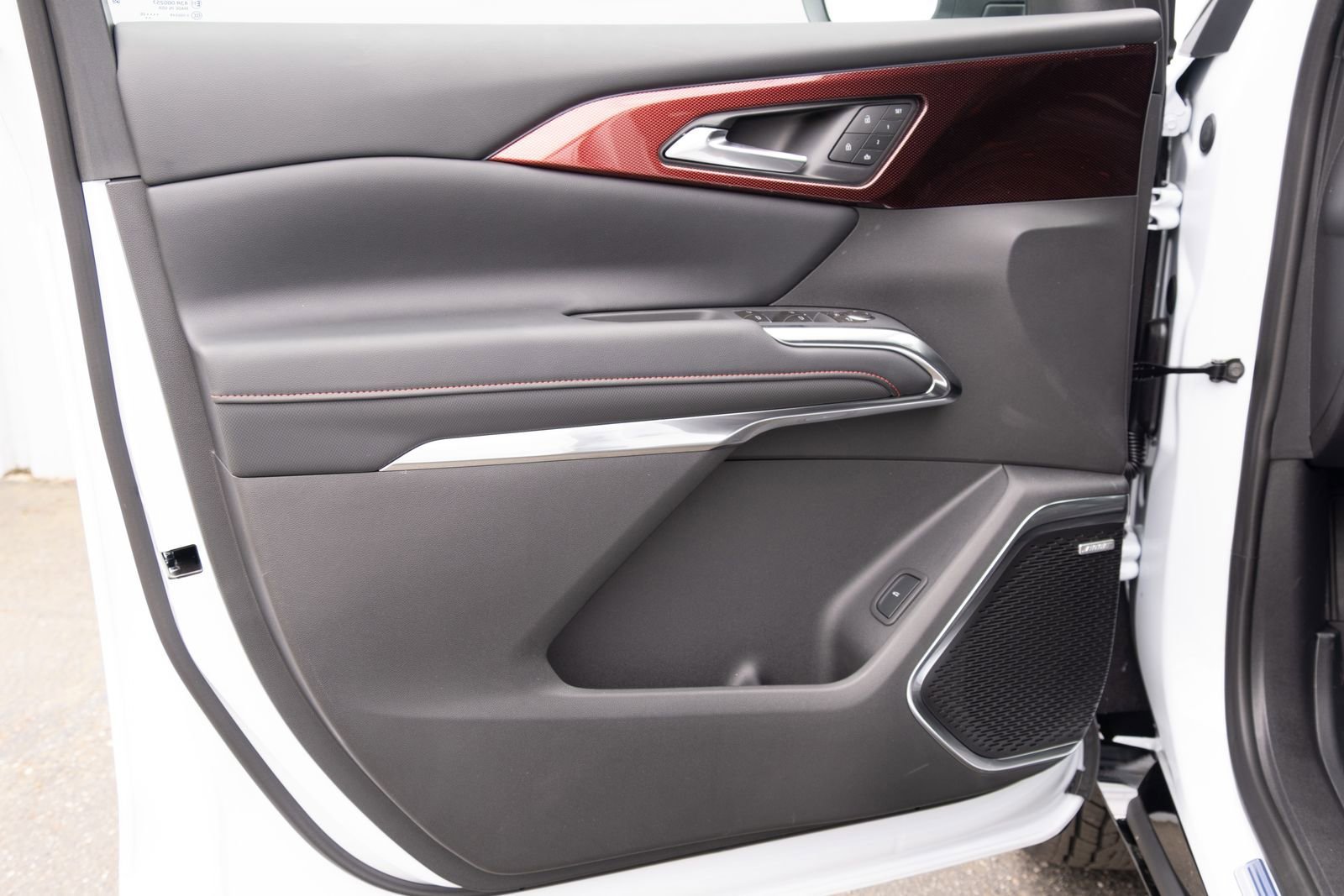 New 2026 Chevrolet Traverse RS w/ LPO, Floor Liner Package AWD/4WD image 13