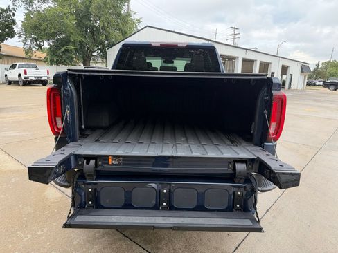 Used 2022 GMC Sierra 1500 SLT w/ SLT Premium Package AWD/4WD image 34