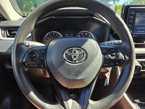 Used 2020 Toyota RAV4 LE AWD/4WD image 15