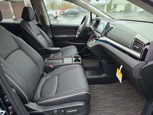 Certified 2026 Honda Odyssey Touring image 5