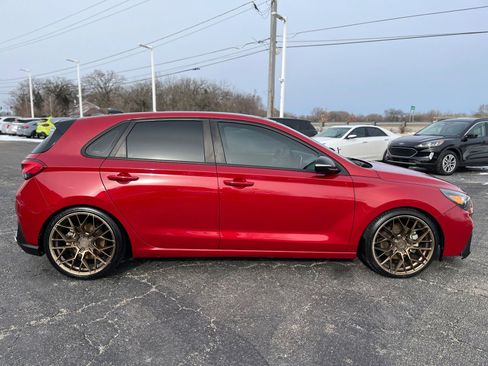 Used 2019 Hyundai Elantra GT N Line image 6