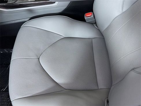 Certified 2025 Toyota Highlander Limited image 19