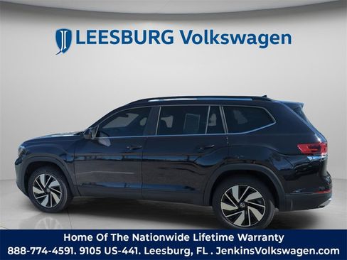 Used 2025 Volkswagen Atlas SE image 10