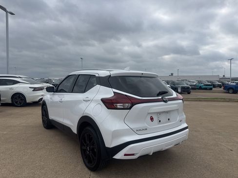 Used 2023 Nissan Kicks SV image 15