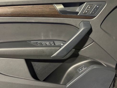 Used 2023 Audi Q5 2.0T Premium w/ Convenience Package image 13