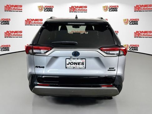 Used 2022 Toyota RAV4 XSE AWD/4WD image 15