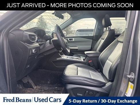Used 2022 Ford Explorer XLT w/ Equipment Group 202A image 12