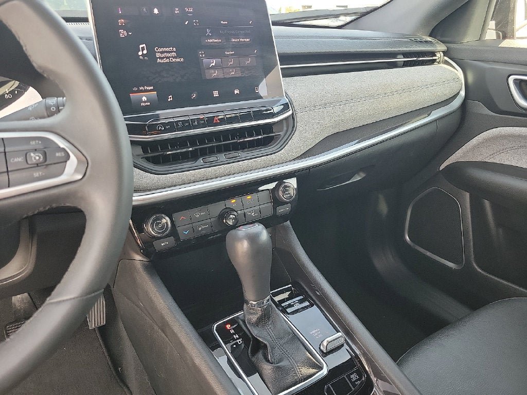 Used 2024 Jeep Compass Latitude AWD/4WD image 20