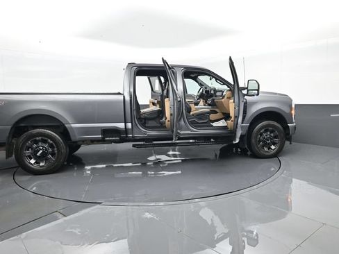 Used 2023 Ford F250 Lariat w/ Sport Appearance Package AWD/4WD image 29