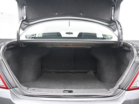 Used 2019 Nissan Versa SV FWD image 28