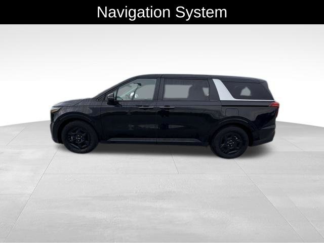 Used 2026 Kia Carnival FWD image 4