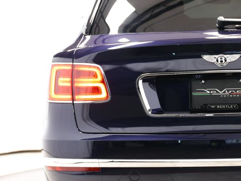 Used 2017 Bentley Bentayga AWD/4WD image 73