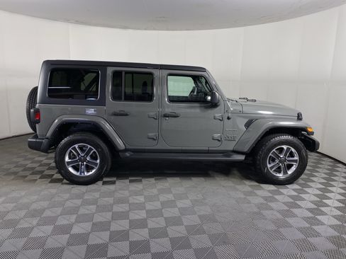 Used 2022 Jeep Wrangler Unlimited Sahara w/ Cold Weather Group AWD/4WD image 7