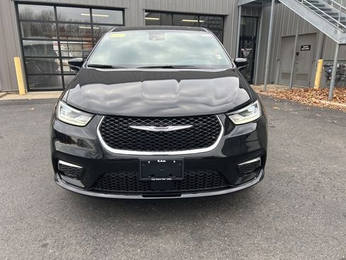 New 2026 Chrysler Pacifica Select image 9