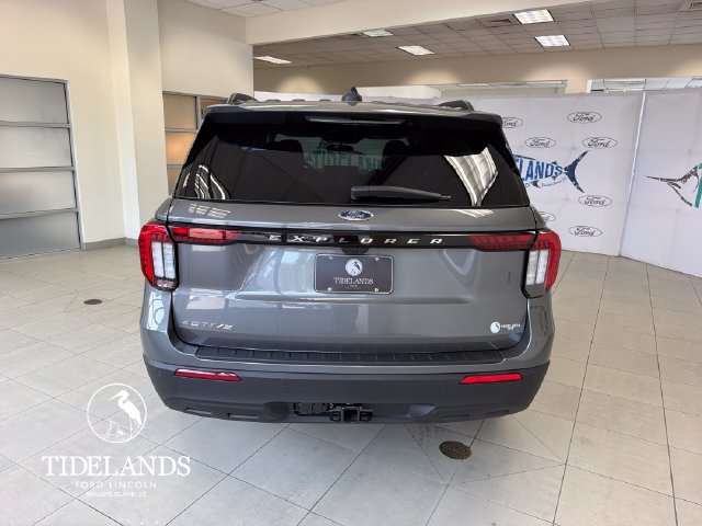 New 2026 Ford Explorer Active RWD image 6