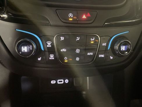 Certified 2022 Chevrolet Equinox RS image 19