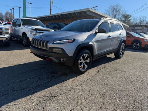 Used 2015 Jeep Cherokee Trailhawk w/ Comfort/Convenience Group image 7
