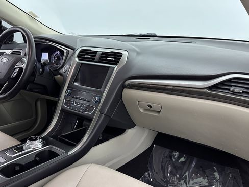 Used 2019 Ford Fusion SEL image 35