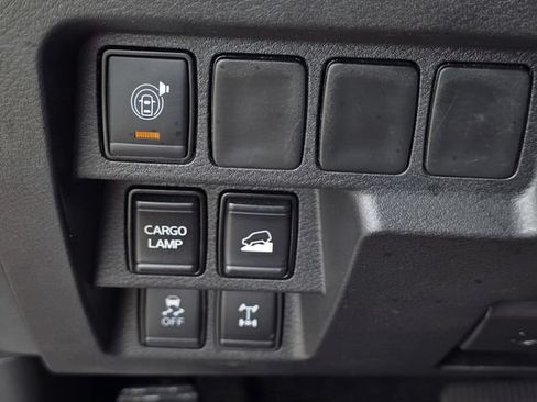 Used 2025 Nissan Frontier PRO-4X AWD/4WD image 18