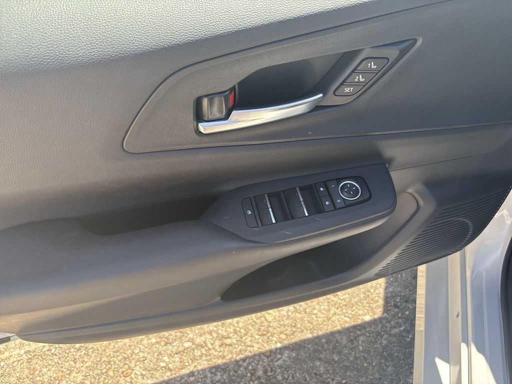 Used 2024 Toyota Prius Prime Premium w/ Advanced Technology Package FWD image 15