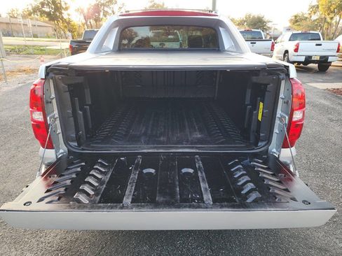 Used 2013 Chevrolet Avalanche LT image 30