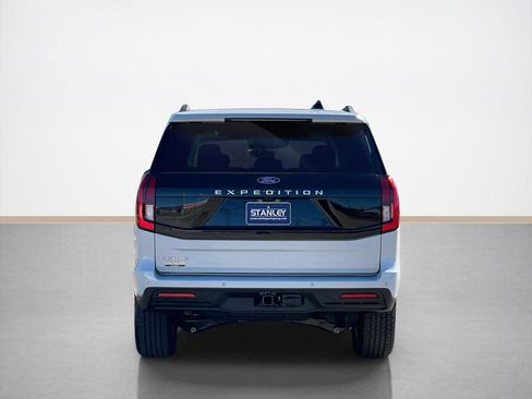 New 2025 Ford Expedition Active image 6