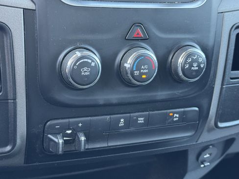 Used 2015 RAM 3500 Tradesman w/ Chrome Appearance Group image 10