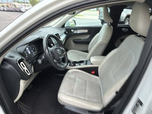 Used 2020 Volvo XC40 T5 Momentum AWD/4WD image 24