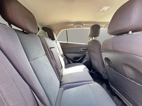 Used 2017 Chevrolet Trax LS FWD image 10