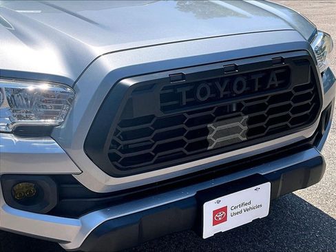 Certified 2021 Toyota Tacoma SR5 AWD/4WD image 29
