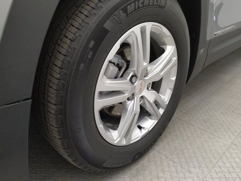 Used 2024 GMC Terrain SLE w/ Driver Convenience Package FWD image 31