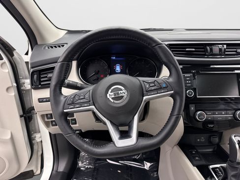 Used 2022 Nissan Rogue Sport SL w/ Premium Package FWD image 14