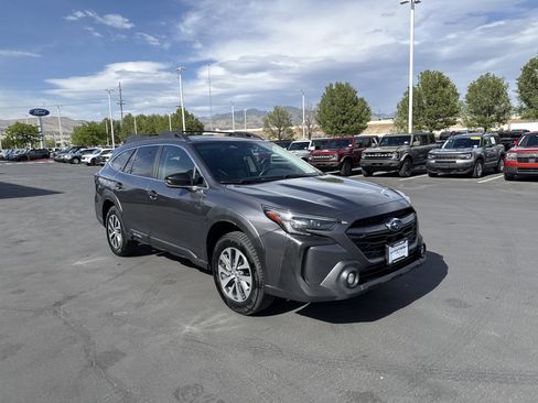 Used 2023 Subaru Outback Premium AWD/4WD image 7