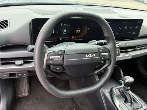 Used 2025 Kia K4 LXS image 27