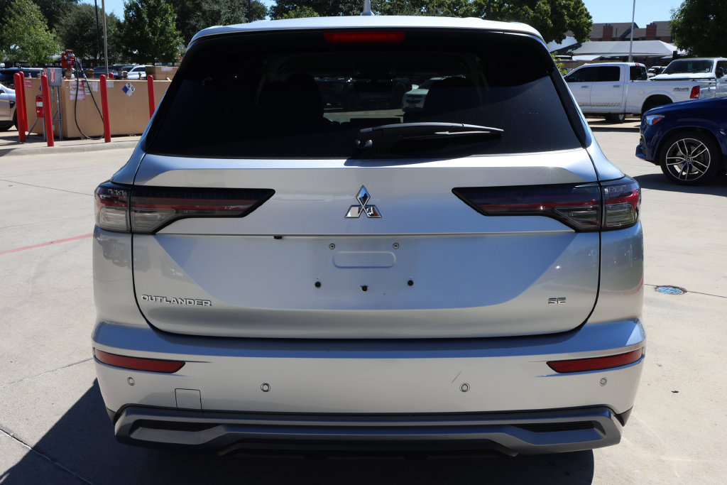 Used 2025 Mitsubishi Outlander SE FWD image 6