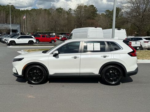 Used 2023 Honda CR-V LX image 2