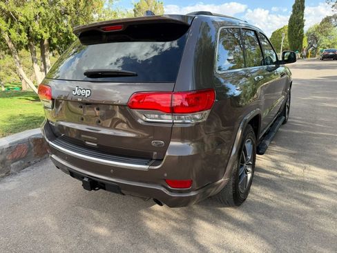 Used 2018 Jeep Grand Cherokee Overland AWD/4WD image 5