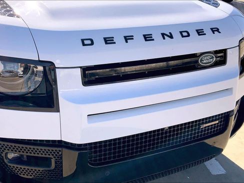 Used 2023 Land Rover Defender 130 X-Dynamic SE image 30