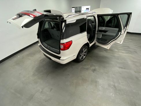 Used 2019 Lincoln Navigator Reserve AWD/4WD image 54