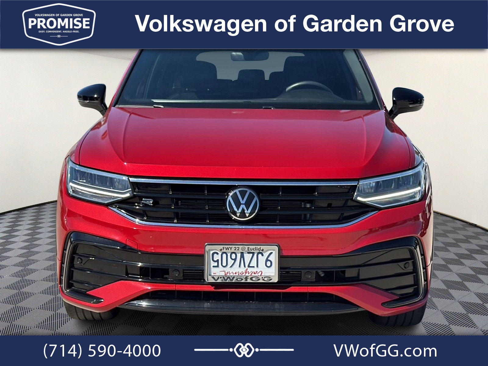 Used 2024 Volkswagen Tiguan SE R-Line FWD image 3